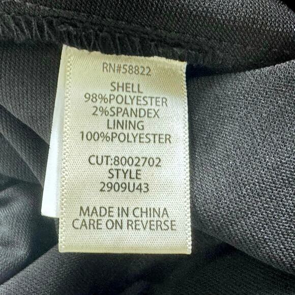 New MAX STUDIO Black Mock Neck Halter
Keyhole Stretch Crepe Jumpsuit Womens Sz M - Picture 16 of 16